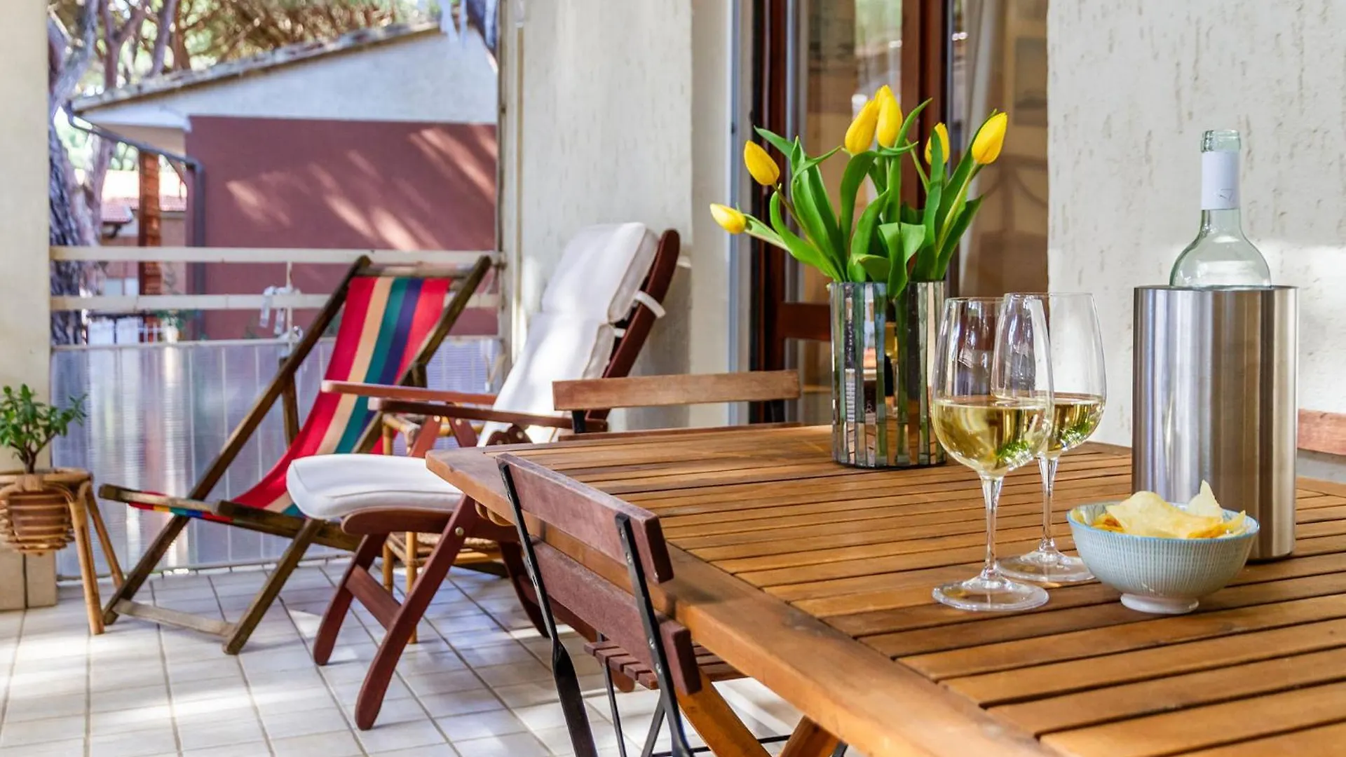 Sea And Nature, Apartment With Terrace In Marina location